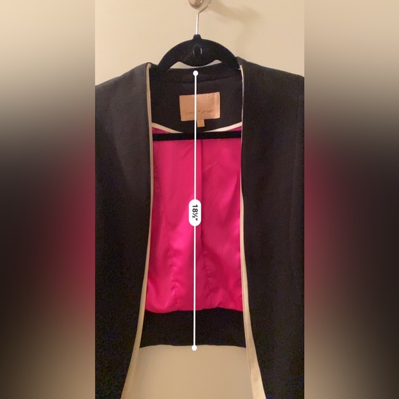 Gibson and Latimer Black Blazer with hot pink and white lining. - Picture 7 of 8